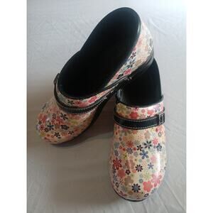 Koi by Sanita Danish Clogs Cream Multicolor Flower Floral SZ 38 Nursing A23